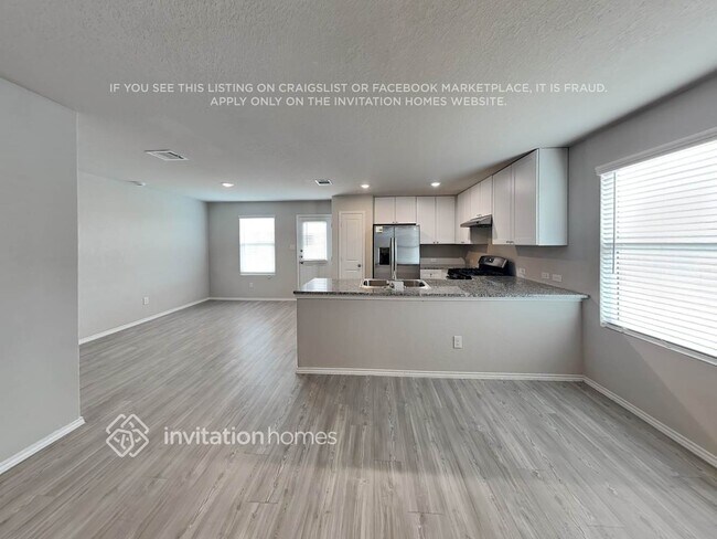 Building Photo - 3238 Kornberg Dr