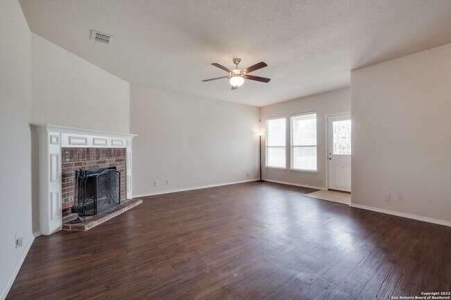 Foto del edificio - Beautiful 4 BR/3.5 bath home in Turnberry