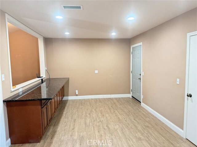 Foto del edificio - 3488 Riverside Dr