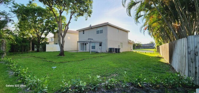 Foto del edificio - 11945 Donlin Dr