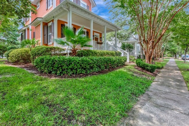 Building Photo - Beautiful custom Daniel Island home!