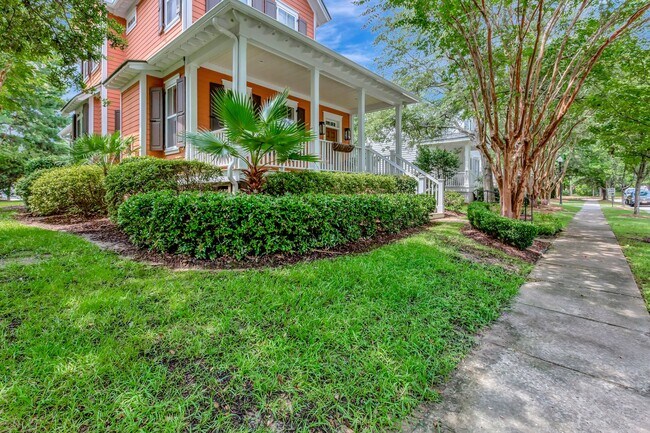 Foto del edificio - Beautiful custom Daniel Island home!