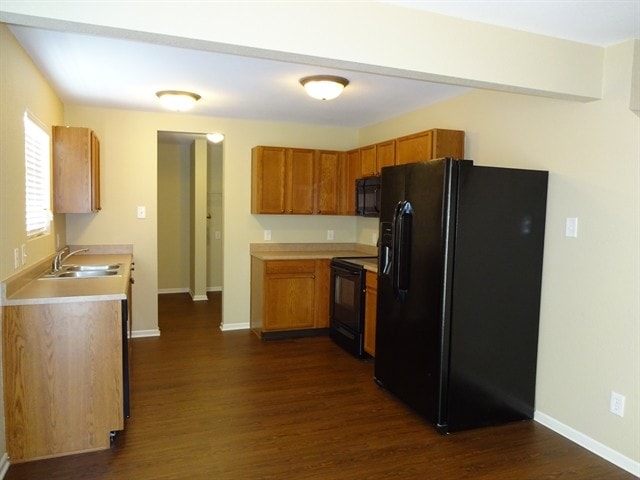 Foto del edificio - 3345 Grove Berry Ln