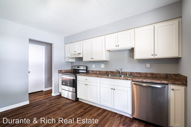 Building Photo - 3 br, 1 bath House - 426 Gascoigne Dr. (Lo...