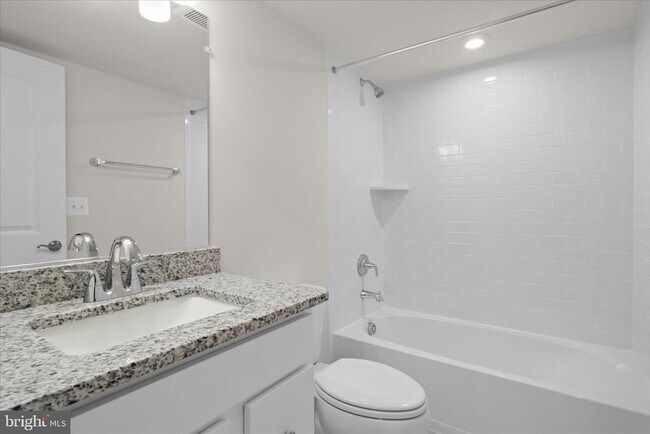 Foto del edificio - 208 Chianti Ter SE