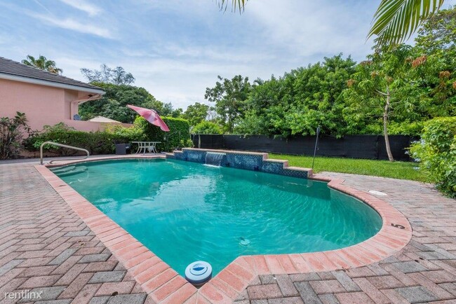 Building Photo - 3 br, 2.5 bath House - 8281 Hampton Wood Dr