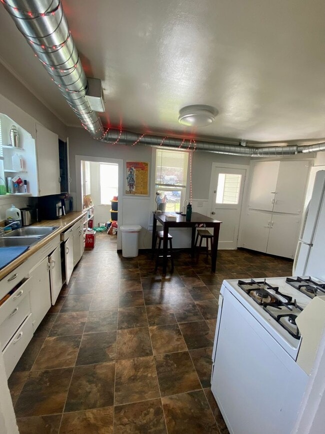 Building Photo - 1000 Billy Frank Jr. St