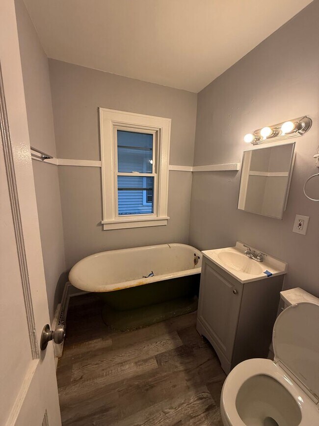 Building Photo - 18906 Ironwood Ave