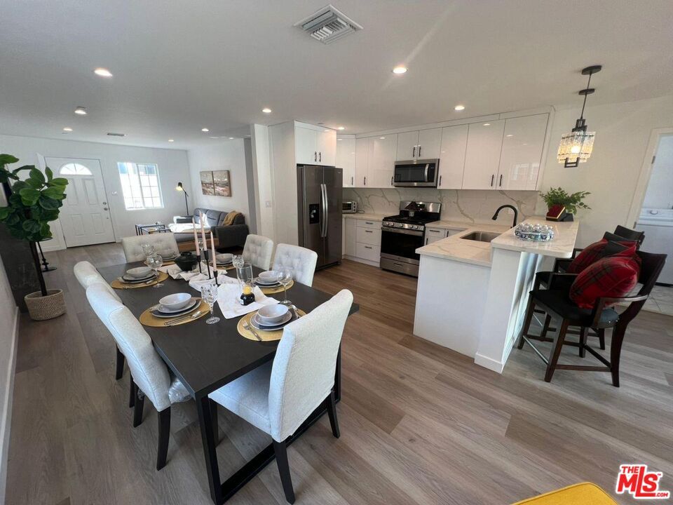 Foto principal - 4522 Mammoth Ave