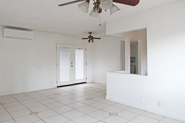 Building Photo - 4727 W 170th St