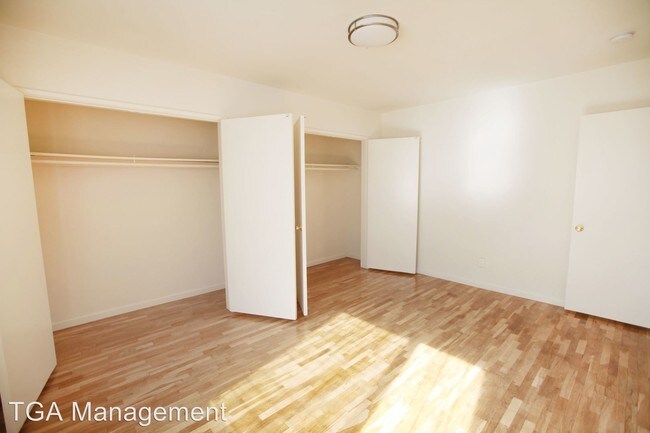 Building Photo - 1279 N Harper Ave