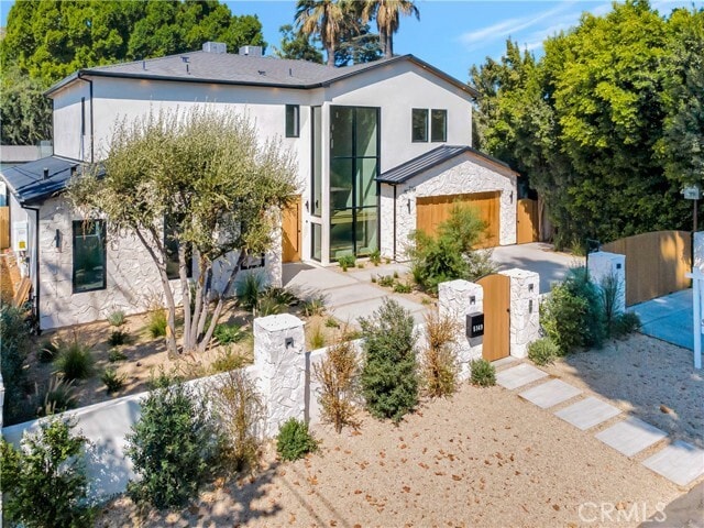 Foto del edificio - 5149 Beeman Ave