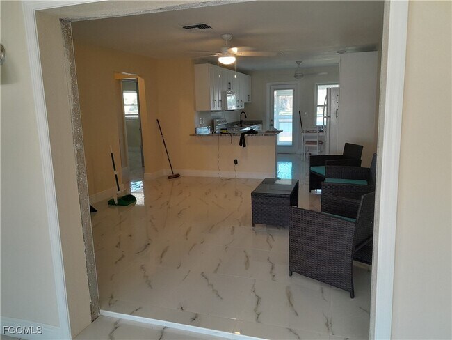 Foto del edificio - 316 Tudor Dr