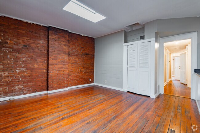 3 habitaciones, 3 baños - 4000 pies cuadrados - Comedor en el tercer piso - 1445 S 3rd St