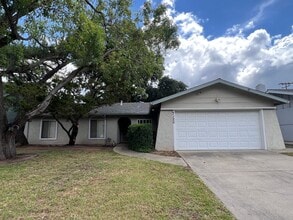 Building Photo - 7120 Van Maren Ln
