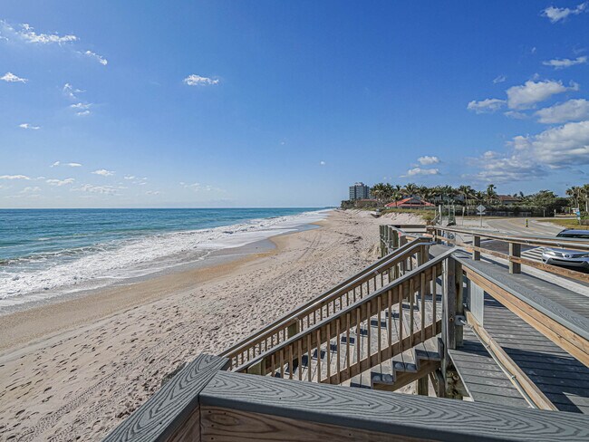 Building Photo - 3939 Ocean Dr
