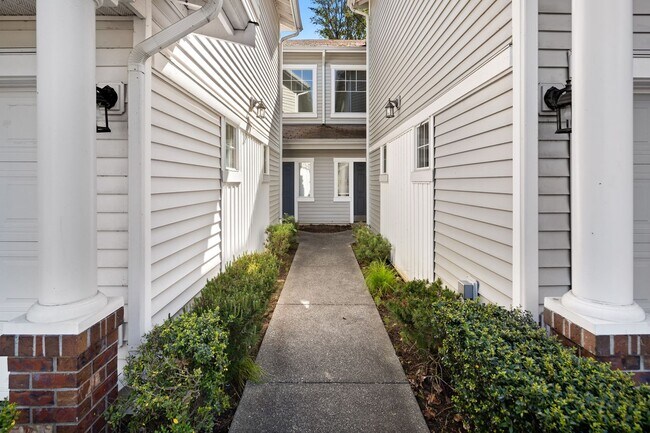 Foto del edificio - Spacious 3 bed Townhome