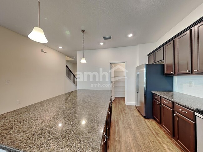 Building Photo - 325 Pine Terrace Dr