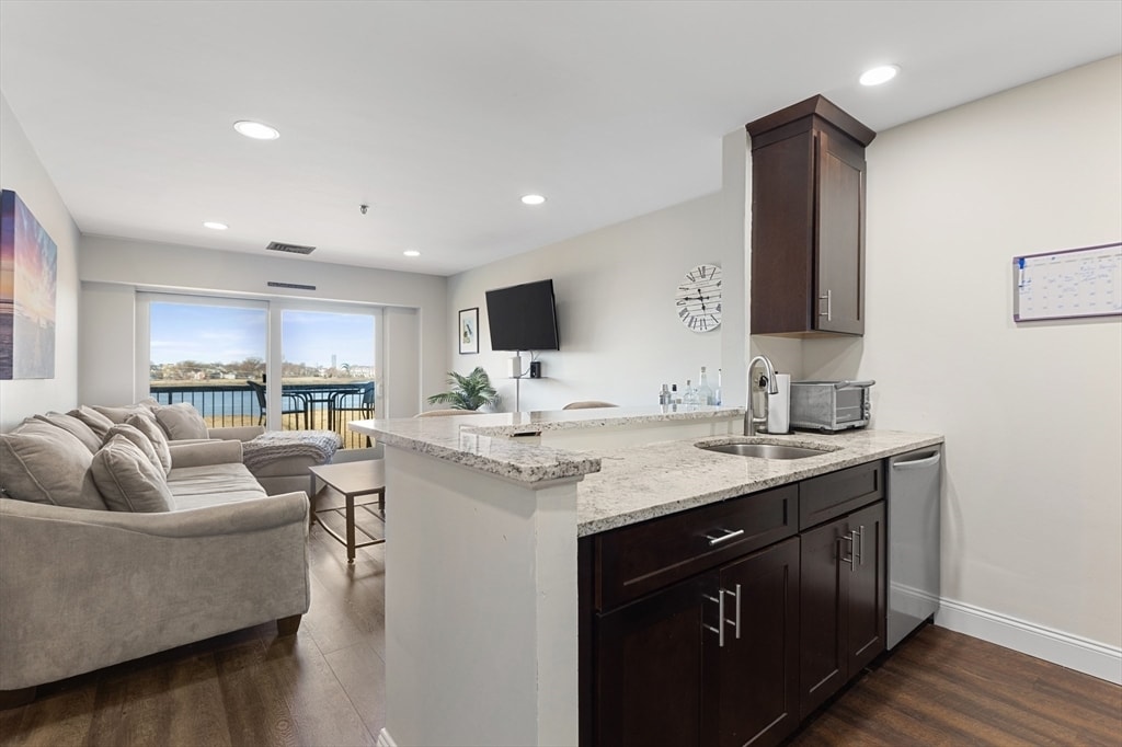 Foto principal - 133 Commander Shea Blvd