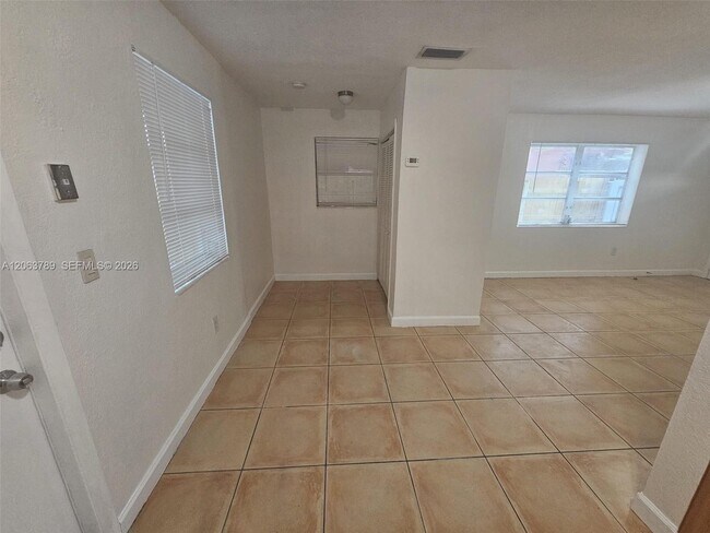 Foto del edificio - 4785 NW 2nd St