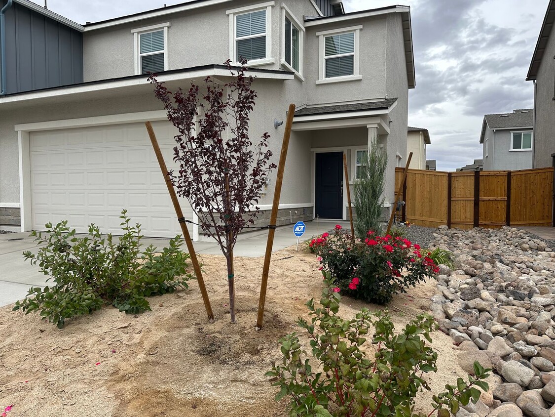 Primary Photo - Adorable Sparks Townhome!