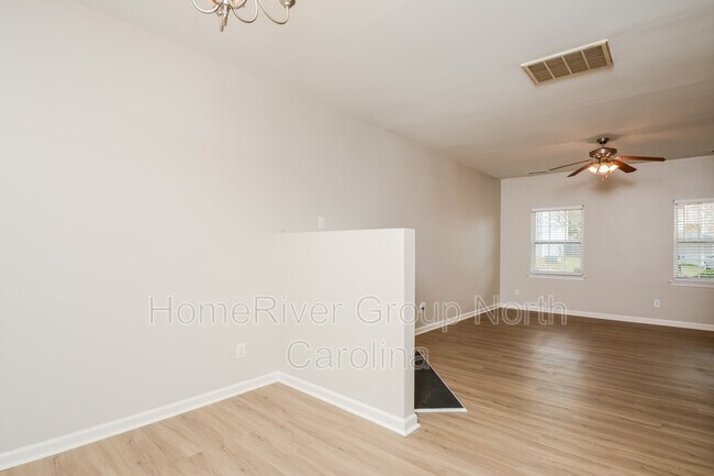 2870 Filbert St - 4