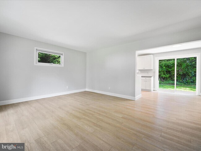 Building Photo - 20 Meadowbrook Ln