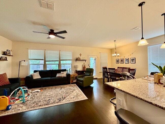 Building Photo - San Marcos Retreat w/ Amazing Backyard