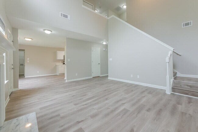 Building Photo - 1423 Buckingham Ct