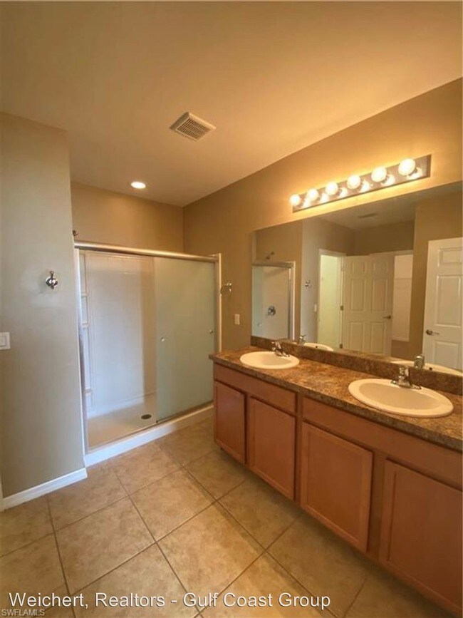 Building Photo - 4 br, 2 bath House - 2142 SW 3rd Ave