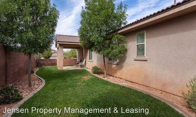 Building Photo - 3 br, 2 bath House - 358 East Munich Drive