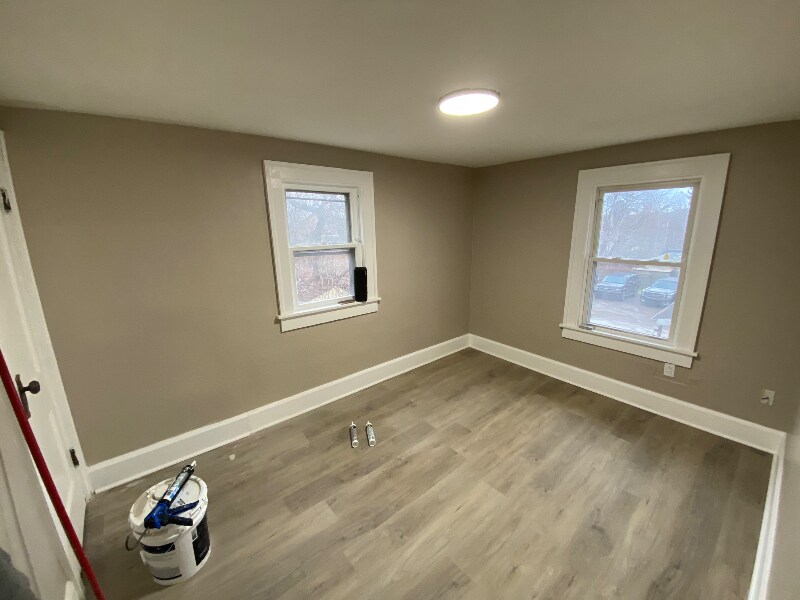 Building Photo - 187 Rowland Ave