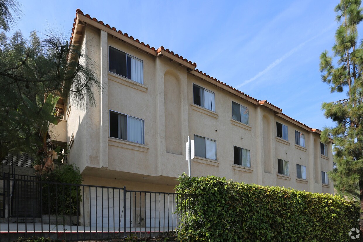 Building Photo - 5530 Jackson Dr