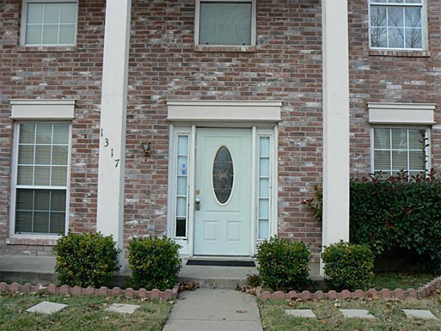 Foto del edificio - 1317 E Miller Dr