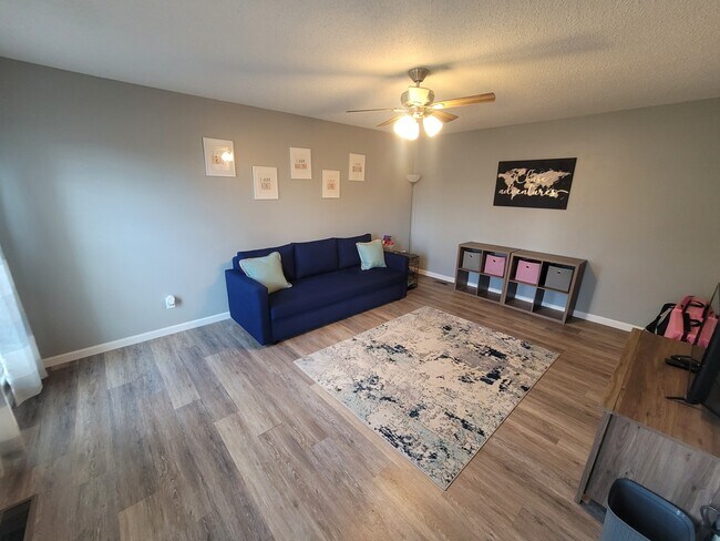 Foto del edificio - 1012 Meadowview Pl