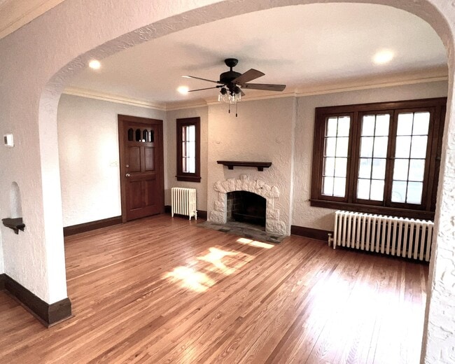 Building Photo - 2114 Randolph Ave