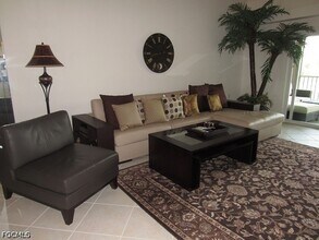 Building Photo - 10537 Washingtonia Palm Way