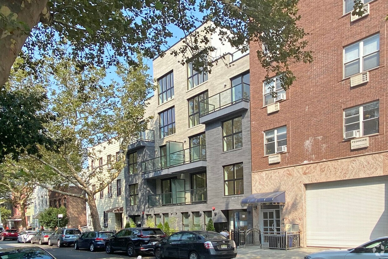 Primary Photo - 79 Powers St