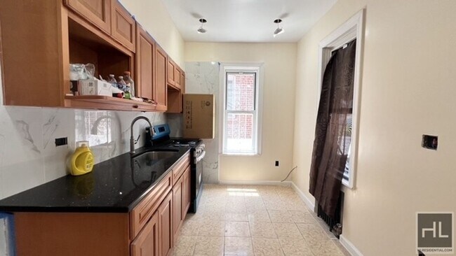 Building Photo - 586 EAST 54 STREET