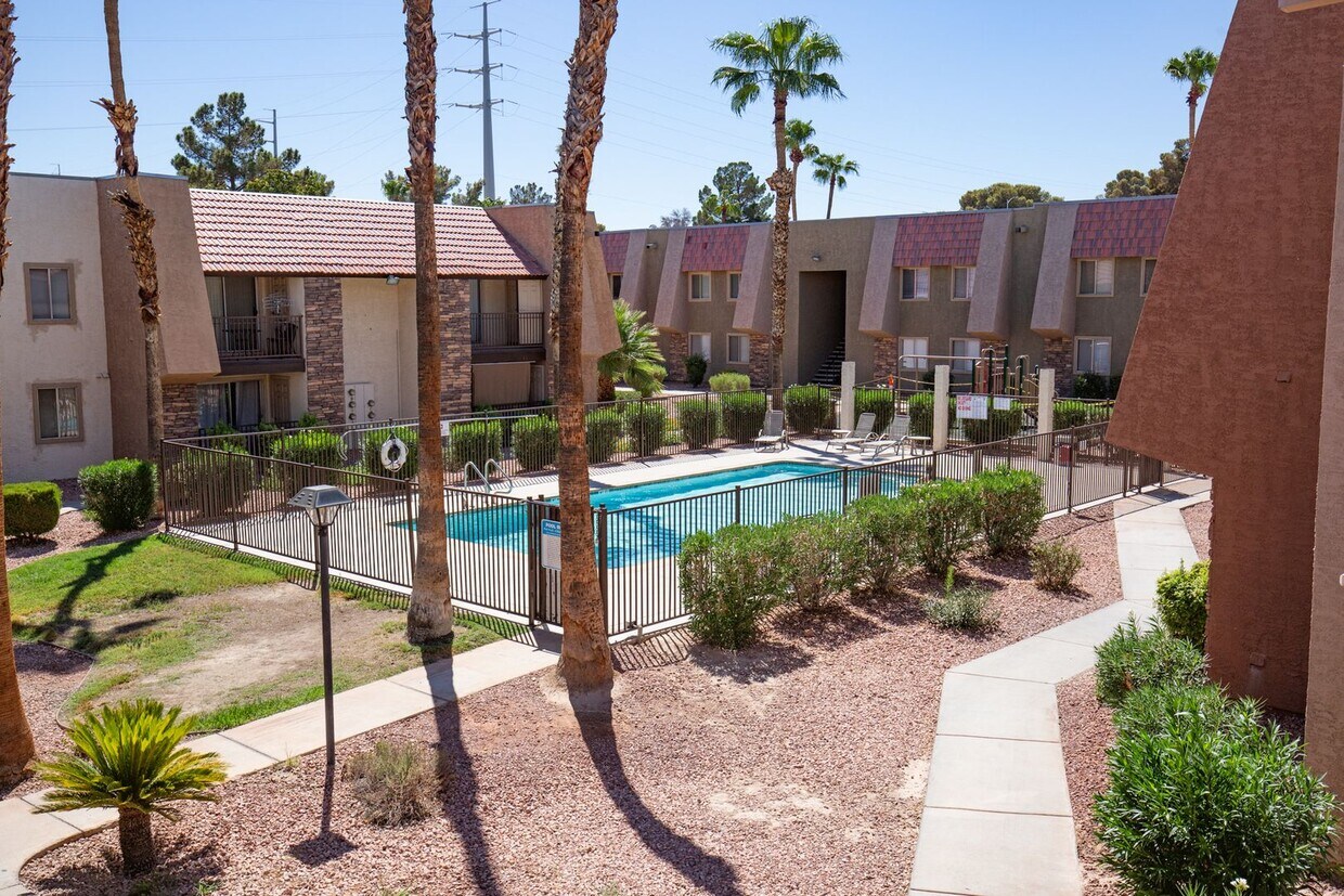 Primary Photo - Enormous three bedroom unit in guard gated...