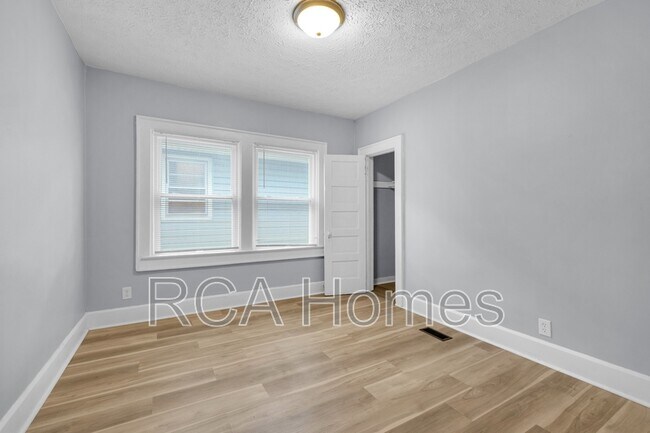 Foto del edificio - 1113 N Oxford St