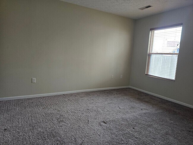 Foto del edificio - 3 bed 2 bath