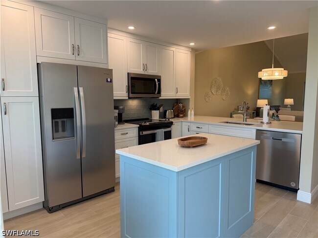 Foto del edificio - 3002 Sandpiper Bay Cir