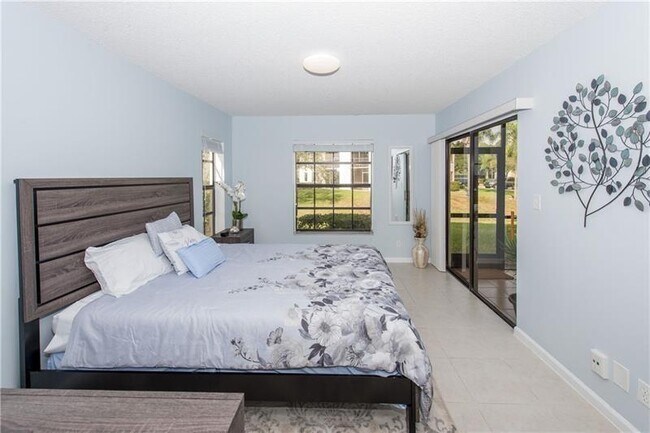 Foto del edificio - 301 Olivewood Pl