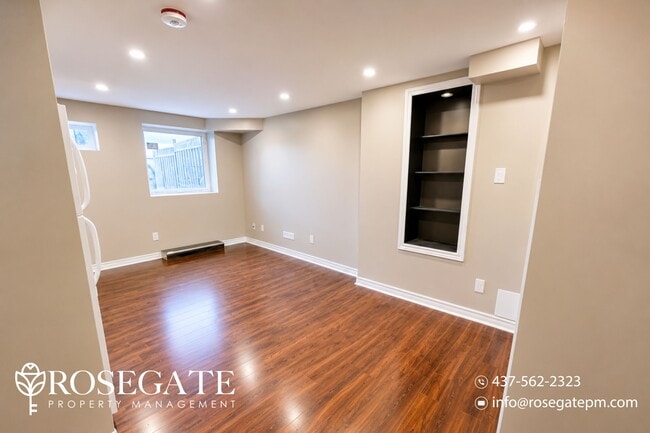 Building Photo - Bright 2-Bedroom Basement Apartment in Mississauga with Parking & Ensuite Laundry