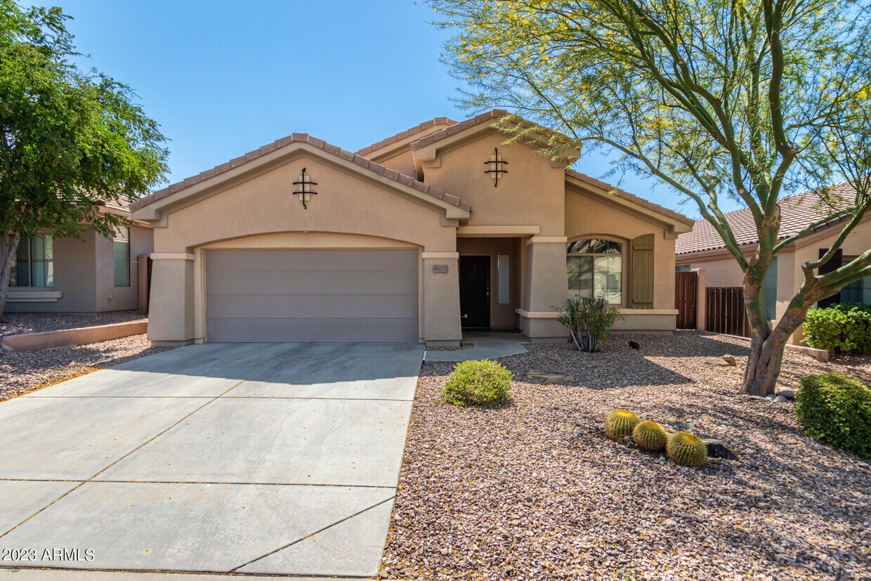 Primary Photo - 41025 N Prestancia Way