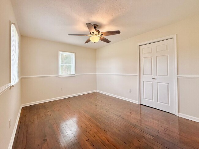 Foto del edificio - Renovated 1 Bedroom/1 Bathroom Home with C...
