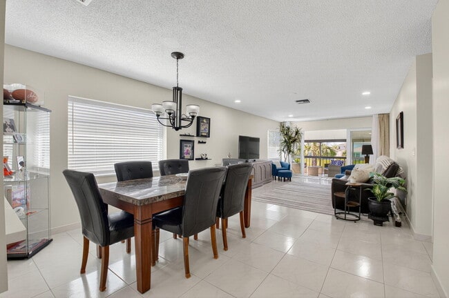 Foto del edificio - 13769 Date Palm Ct