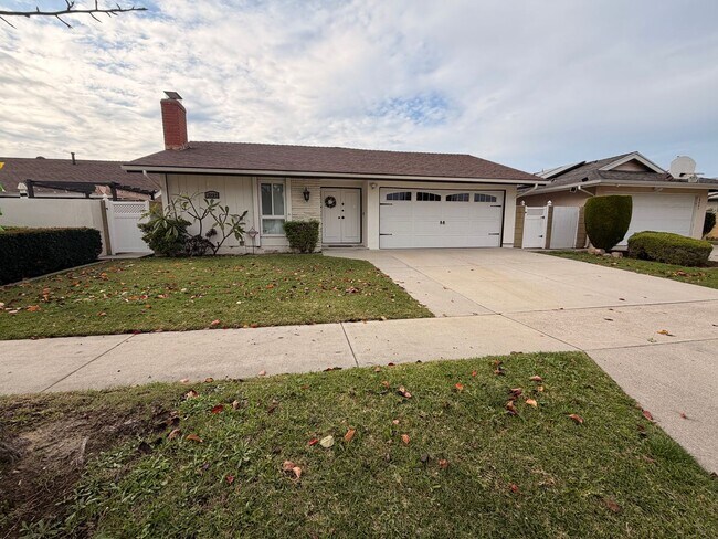 Foto del edificio - Remodeled 3 Bedroom Cerritos House For Rent with Central AC!