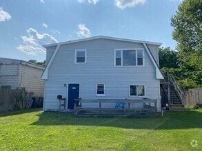 Building Photo - 1125 W Shore Rd
